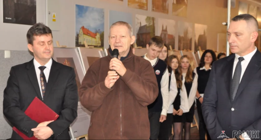 49 twarzy królów Polski autorstwa Waldemara Świerzego (wideo + zdjęcia)