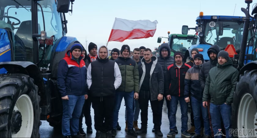 Rolnicy z Mogilna uderzyli w Brukselę. Protest pod drogą ekspresową S5 (wideo + zdjęcia)