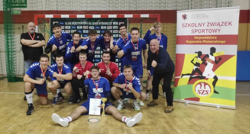 Srebro dla strzeleńskich szczypiornistów w finale licealiady