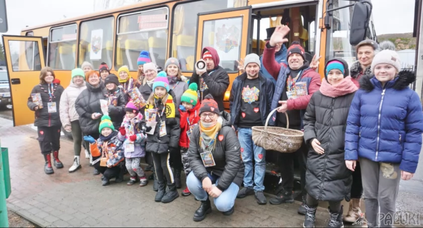 Latający wolontariusz w Padniewku, Palędziu Dolnym, Niestronnie, Wieńcu i w Chabsku (wideo + zdjęcia)