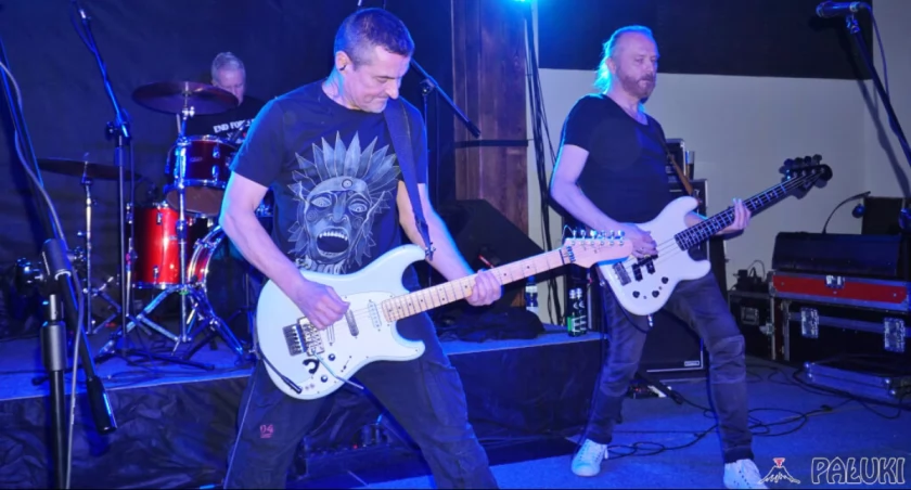 Od Szarej rzeczywistości do Spytaj milicjanta. Koncert Dezertera pozostanie długo w pamięci (wideo + zdjęcia)