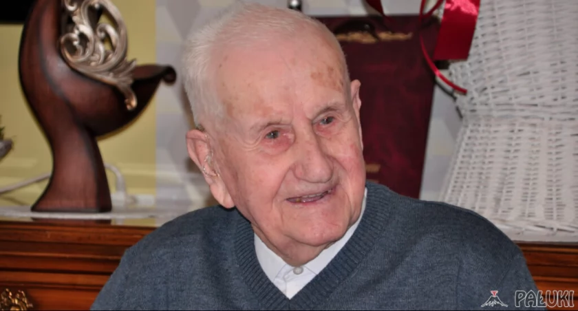 Jubilat Kazimierz Mazgaj z Ostrowa: - 100 lat minęło mi jak sen (wideo + zdjęcia)