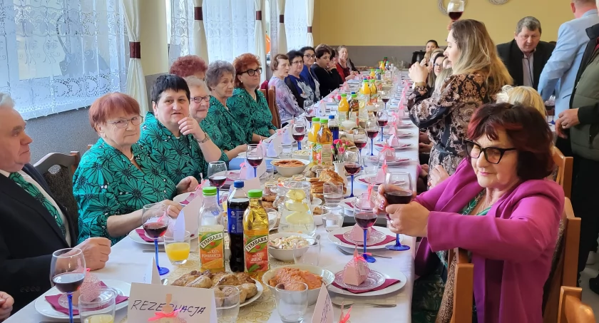 Tulipany i patelnia dla pań w Wyrobkach (wideo + zdjęcia)