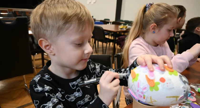 Świąteczne warsztaty plastyczne i kulinarne Niebieskiego Serducha (wideo + zdjęcia)