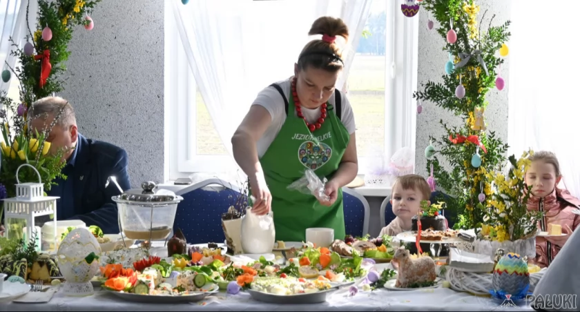 Najpiękniejszy stół wielkanocny przygotowało KGW z Nowej Wsi (wideo + zdjęcia)