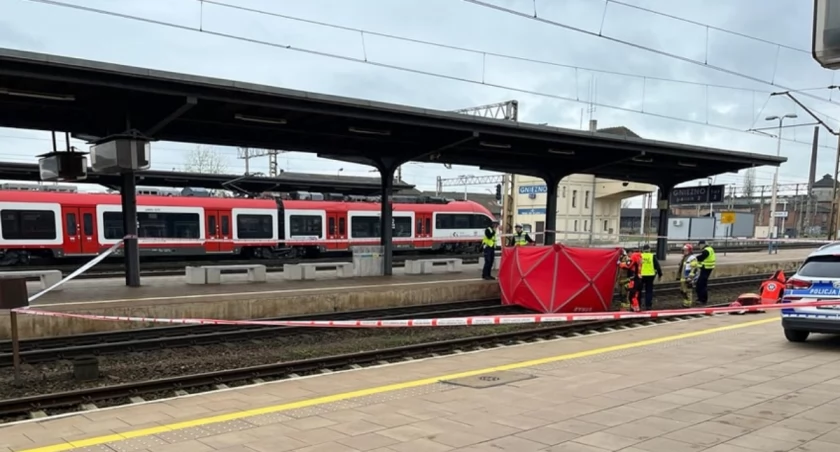 Pociąg z Mogilna do Poznania na dworcu w Gnieźnie potrącił mężczyznę
