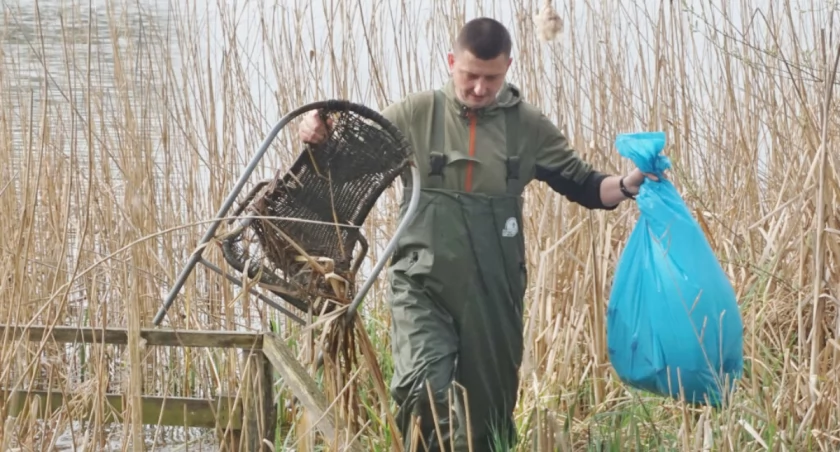 Poranne sprzątanie brzegów Jeziora Mogileńskiego (wideo + zdjęcia)