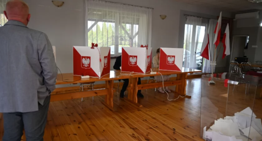 Trzemeszno: 8 dotychczasowych i 7 nowych radnych