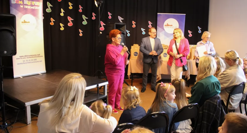 Wiosenne popisy wokalne przedszkolaków w Trzemesznie