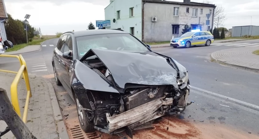 Kolejny wypadek na skrzyżowaniu w Dąbrówce