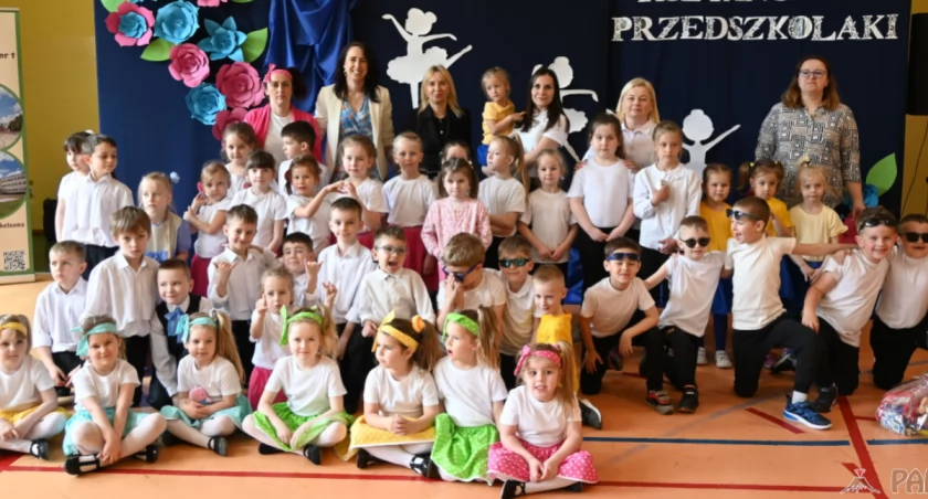 Sala gimnastyczna areną tańca przedszkolaków (zdjęcia)