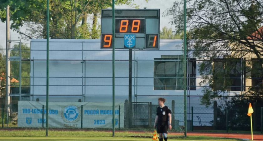 Pogoń wygrała 10:1. Tablica świetlna na stadionie nie mogła tego pokazać
