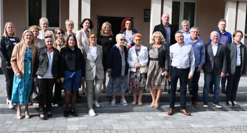 40 lat minęło jak jeden dzień. Spotkanie klasowe absolwentów mogileńskiej Trójki (wideo + zdjęcia)