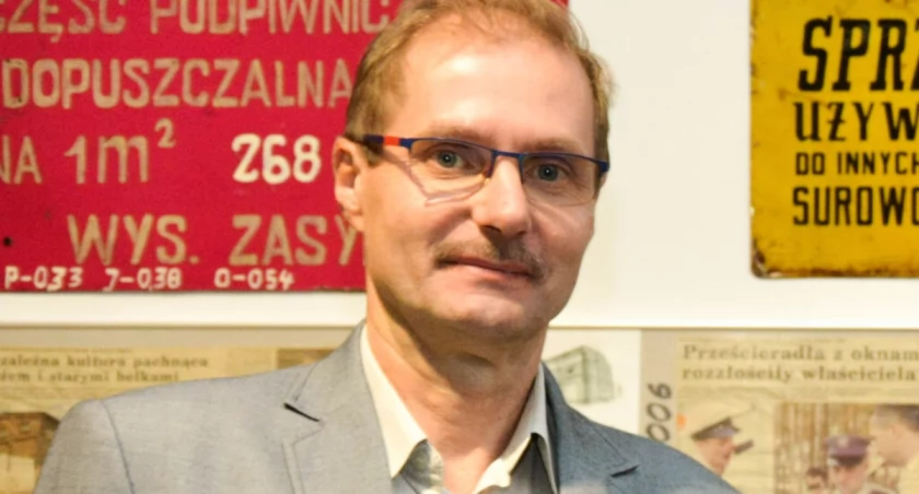 Burmistrz Karol Nawrot rozwiązał umowę o pracę z szefem oświaty Jarosławem Lorkiem