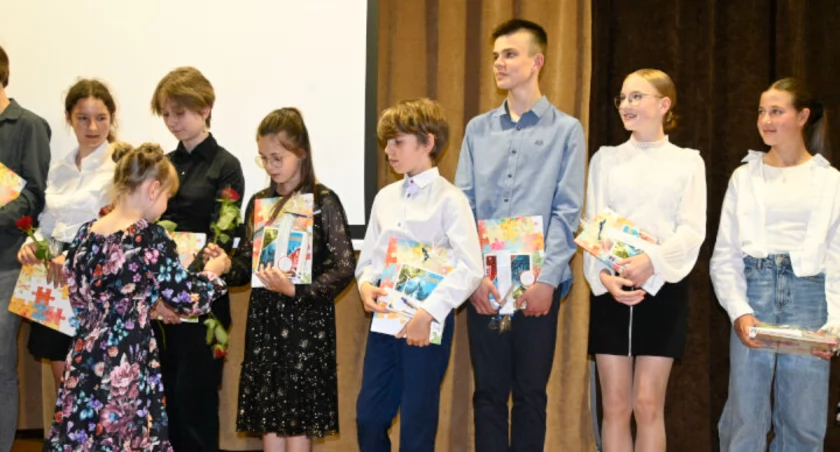 Premiera filmu Sara. Gratulacje i owacje na stojąco dla twórców filmu