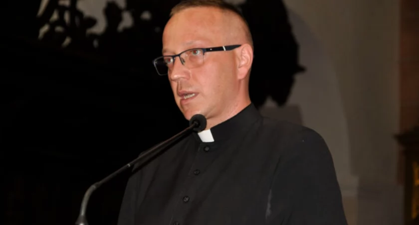 Nowi wikariusze w parafiach. Ze Strzelnem żegna się ks. Daniel Leszczyński 