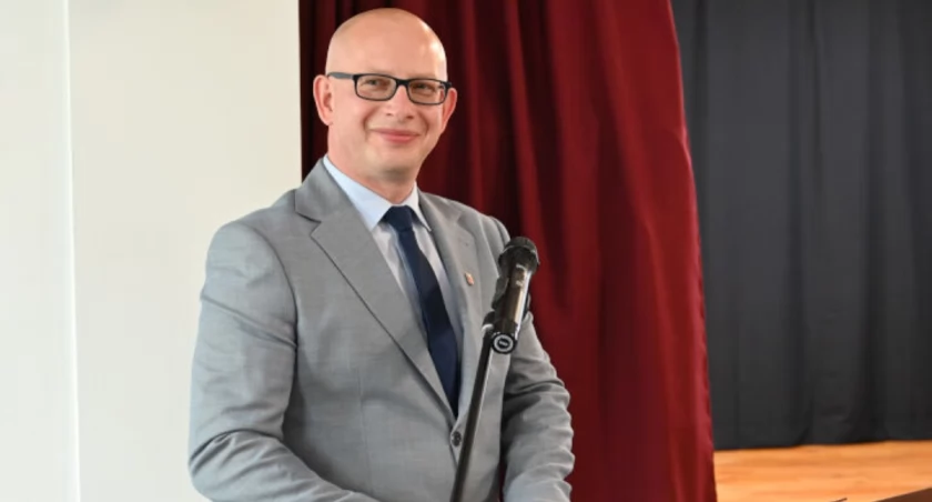 Wójt Orchowa Grzegorz Matkowski z najniższą pensją w regionie