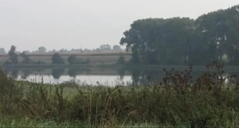 W Chabsku 63-letni wędkarz wpadł z pomostu do wody i utonął