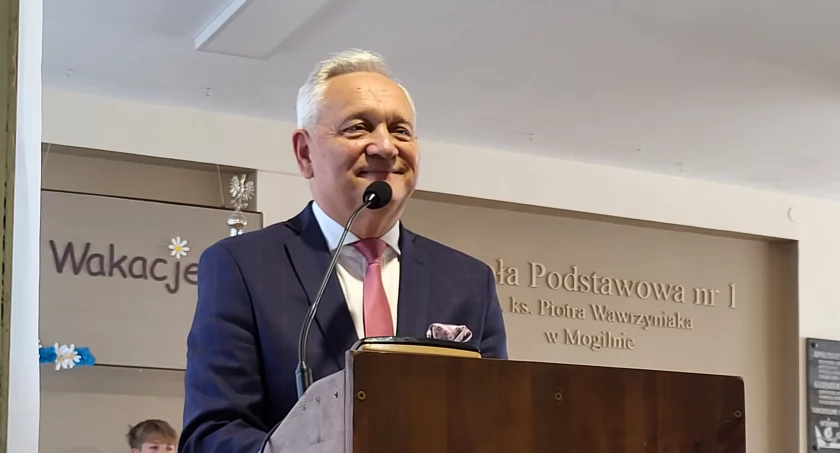 Zakończenie roku szkolnego i pożegnaie Dyrektora Hieronima Rumianowskiego 