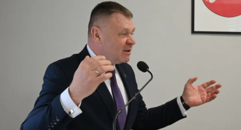 Burmistrz Dariusz Chudziński do radnych: - Budujemy piękniejące Strzelno