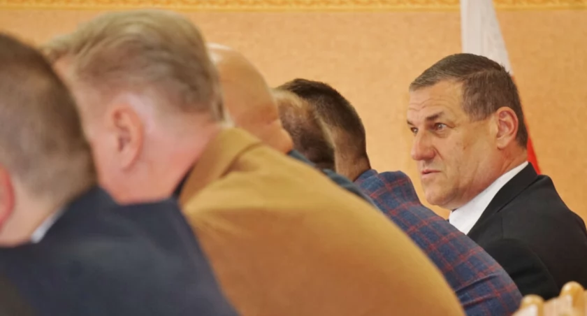 Radny Musidłowski pyta: co dalej z regulaminem nauczycielskich dodatków?