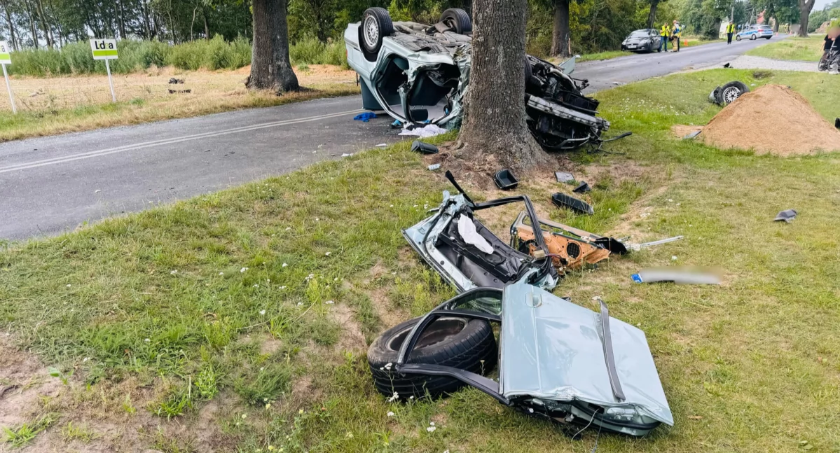 Kierowca bmw ze złamaniami kończyn trafił do szpitala