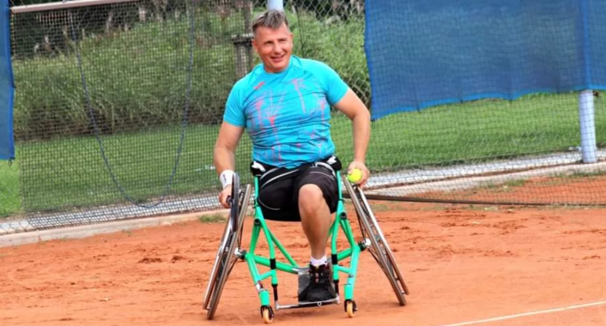 Adam Kinowski wygrał ogólnopolski turniej tenisa na wózkach