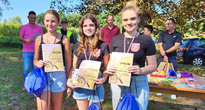 Wiejska gra terenowa i piknik rodzinny w Kwieciszewie
