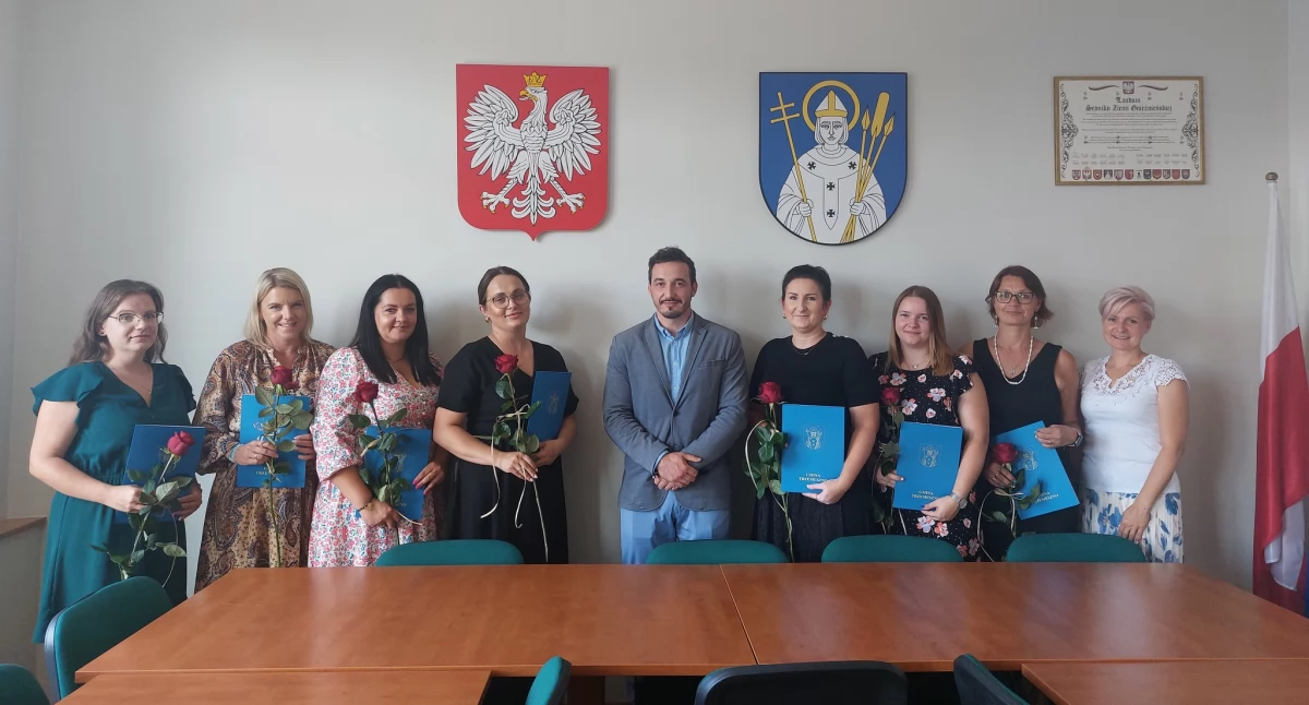 7 mianowanych i 2 dyplomowanych nauczycieli