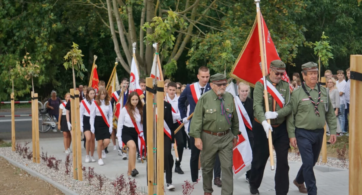 Mieszkańcy Mogilna oddali hołd pomordowanym na polach świerkówieckich (zdjęcia)