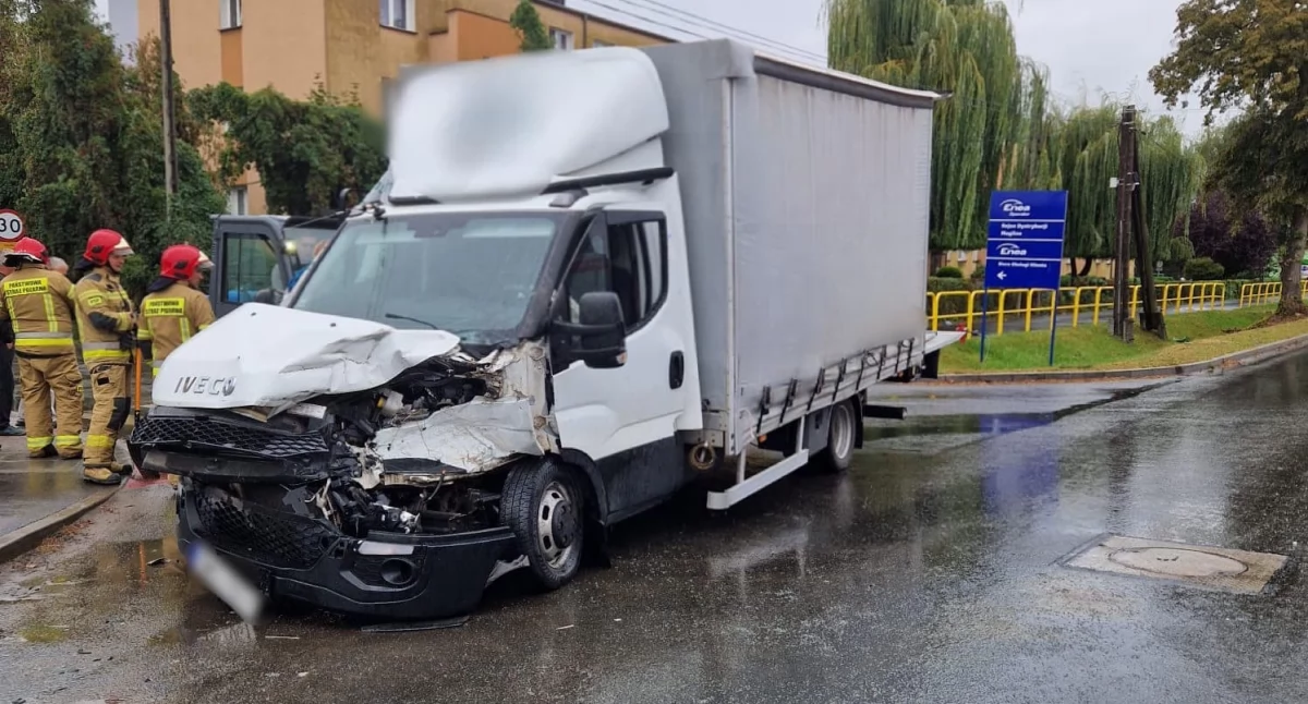Zderzenie samochodów na ulicy Padniewskiej w Mogilnie