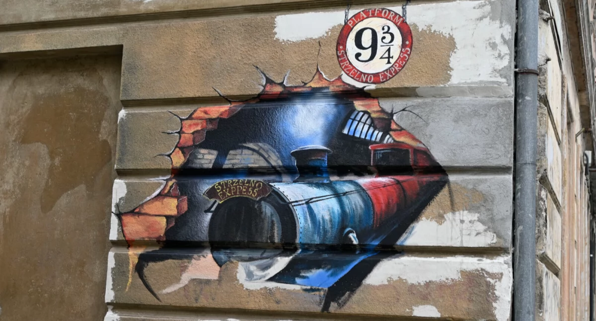 W Strzelnie powstał mural inspirowany przygodami Harrego Pottera