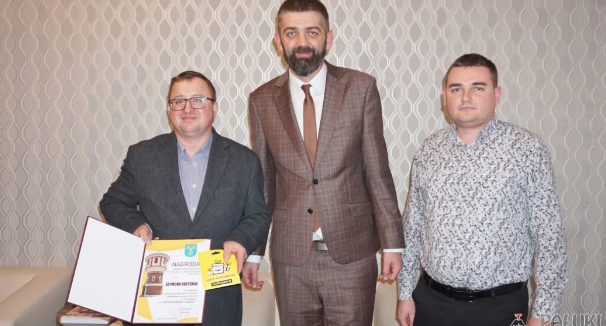 Szymon Krzyżan odebrał nagrodę w konkursie na opracowanie koncepcji wykorzystania wieży ciśnień w Szczeglinie