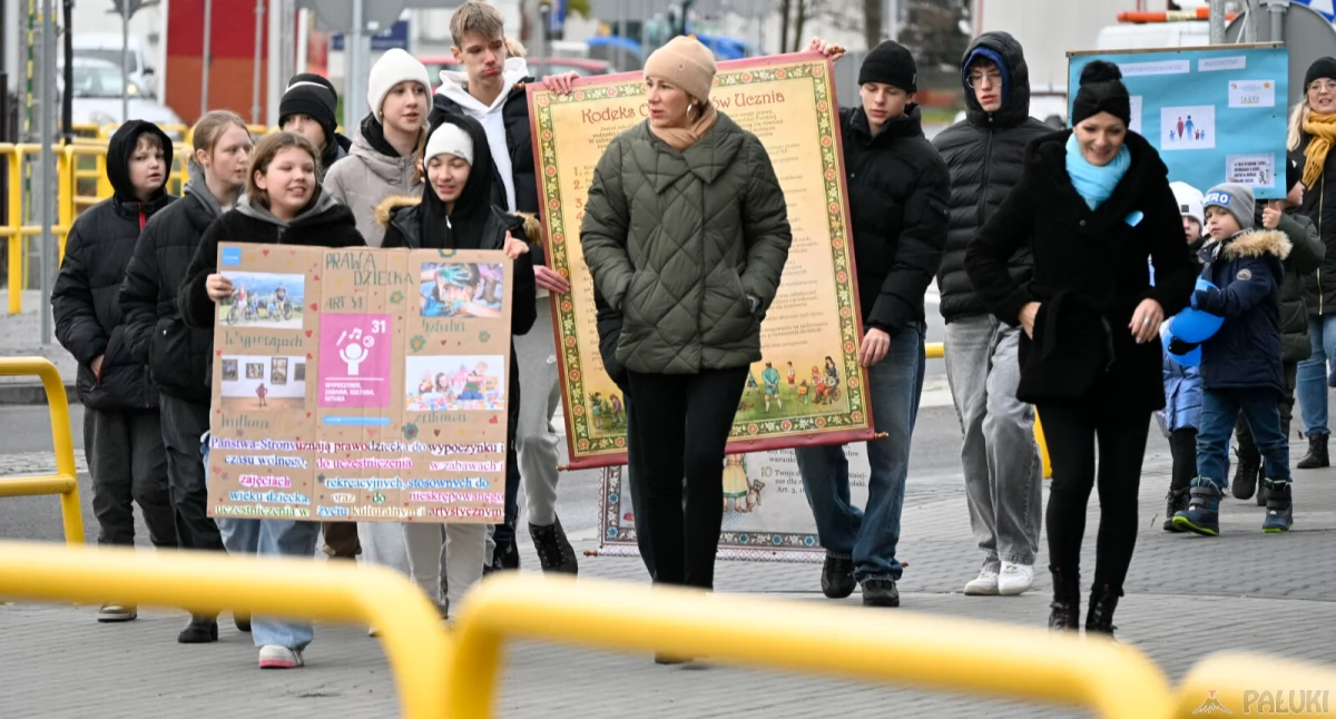 Społeczność Michelsona promowała prawa dziecka - parada, happening i warsztaty (film + zdjęcia)