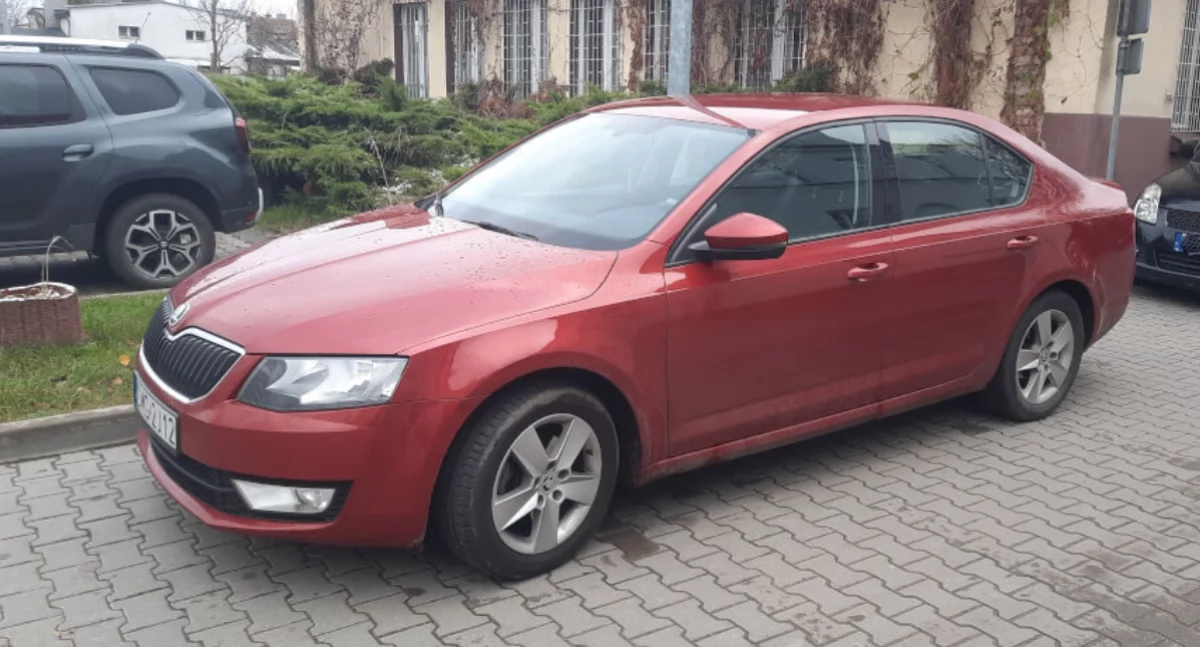 Starostwo ogłosiło przetarg na zakup czarnej metalizowanej, służbowej limuzyny