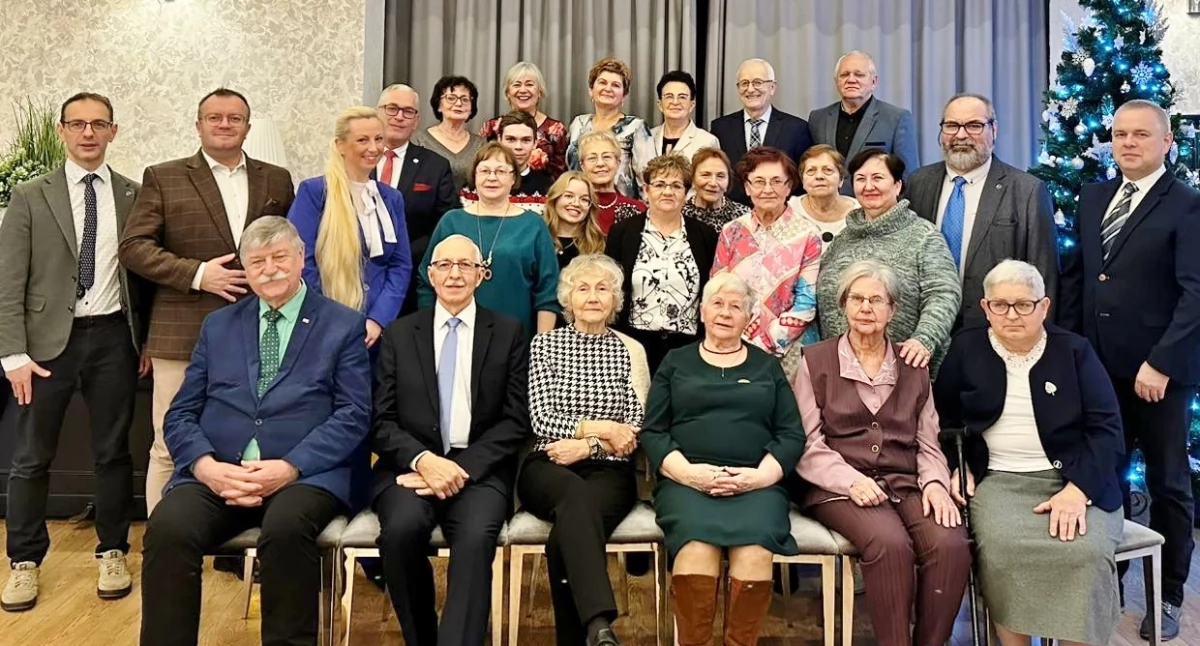 Wigilijne spotkanie emerytowanych pracowników mogileńskiego Zespołu Szkół