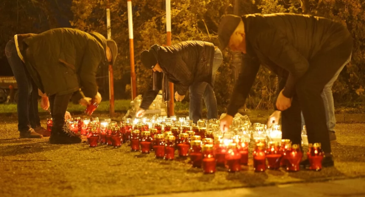 W nocy z 12 na 13 grudnia. Na mogileńskim rynku zapalili światło wolności