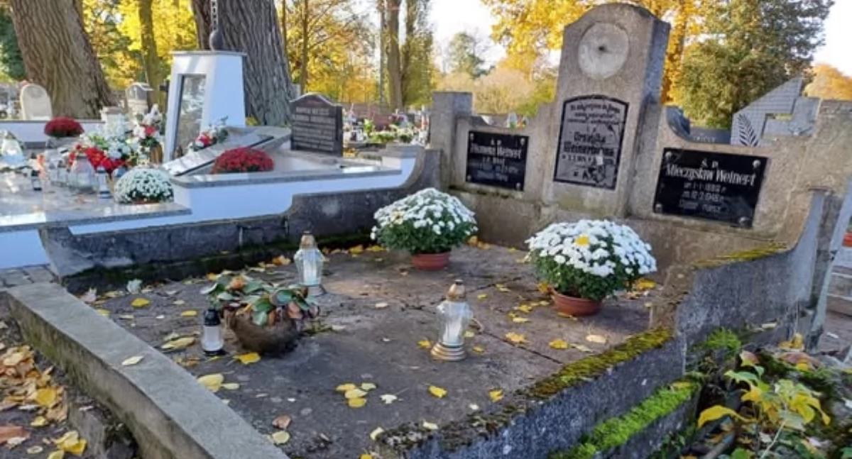 Mogiła Mieczysława Weinerta zmieniła status