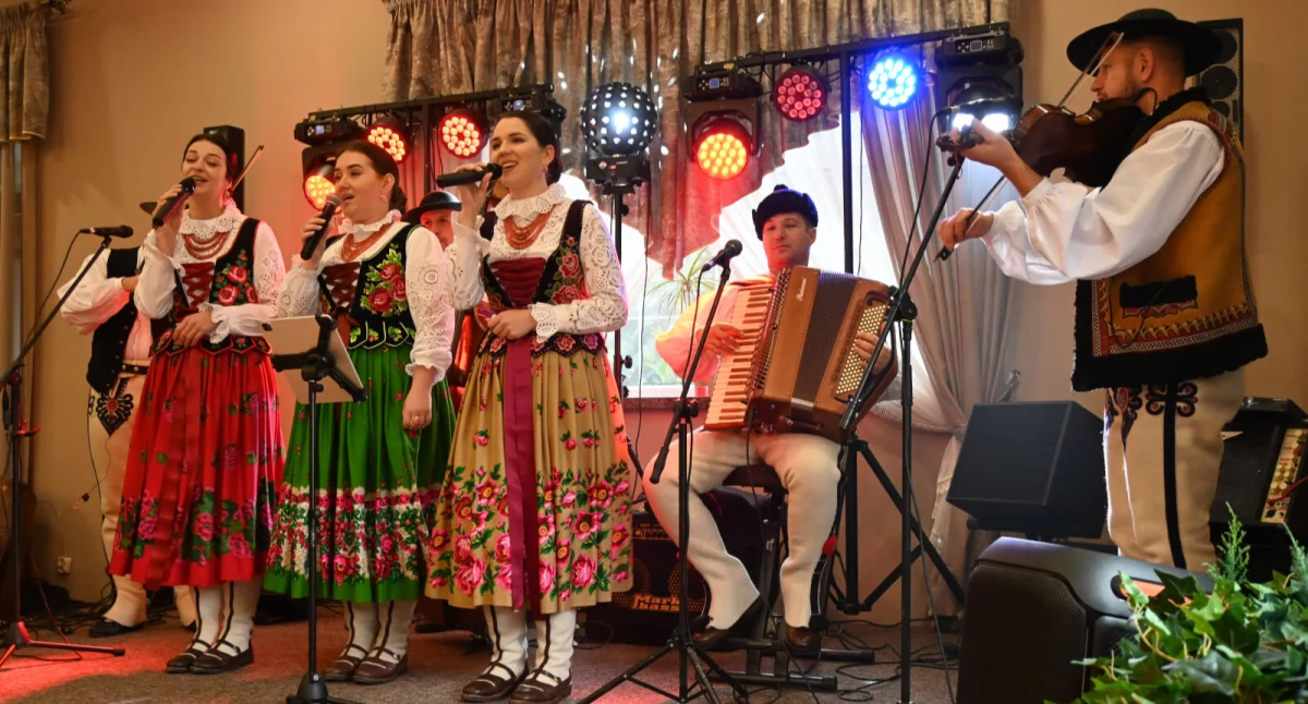 Podhalańska kapela Jedla w Mogilnie. Kolędy i piosenki ludowe na góralską nutę (film + zdjęcia)