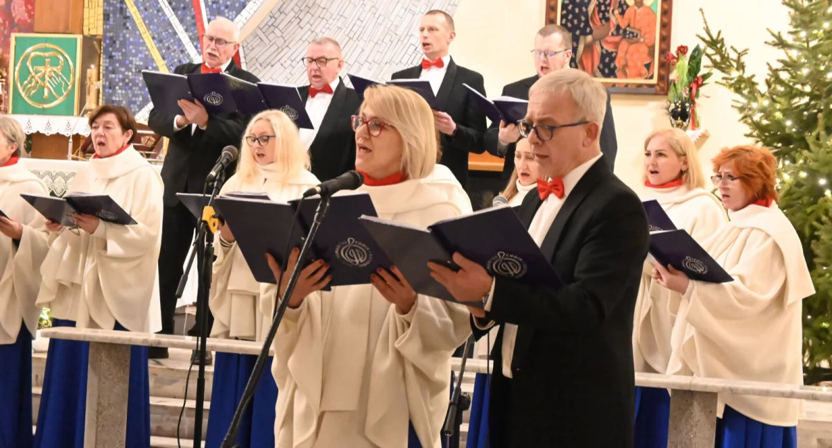 Hemantus zwieńczył jubileuszowe obchody noworocznym koncertem kolęd (film + zdjęcia)