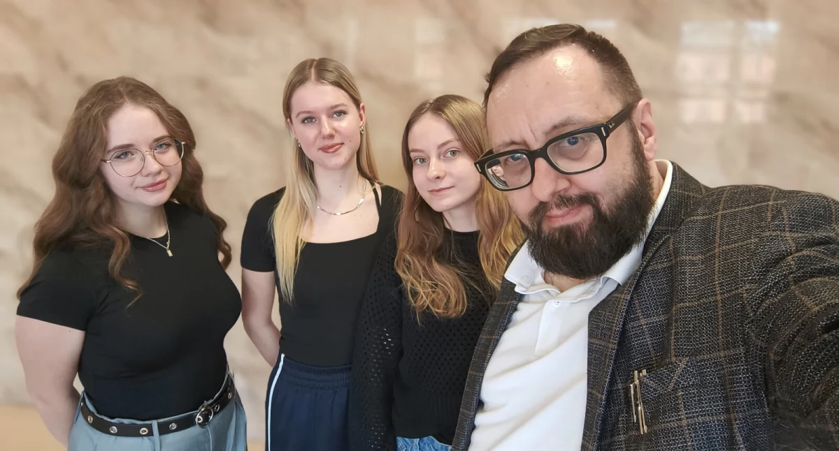 Uczennice mogileńskiego technikum kreatywne w reklamie 
