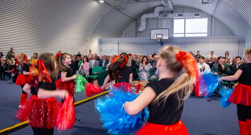 Uroczyste otwarcie nowoczesnej hali sportowej przy szkole w Szczepanowie (zdjęcia)