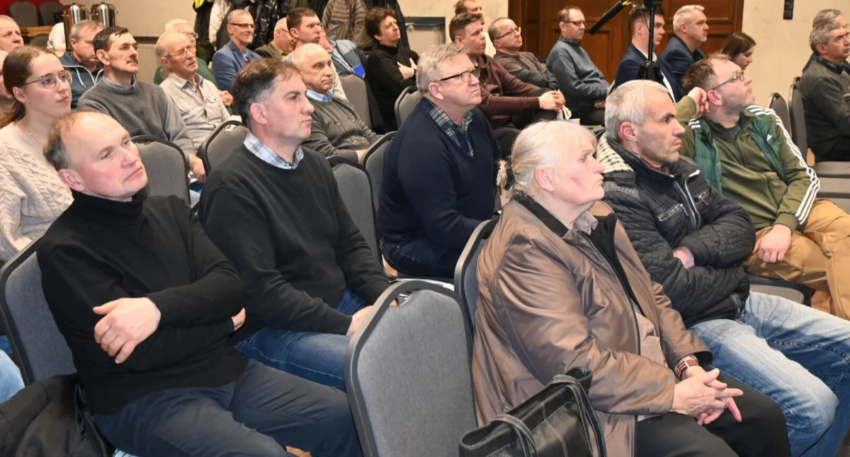 Rolnicy z ekspertami rozmawiali o biologizacji rolnictwa i ekoschematach (zdjęcia)