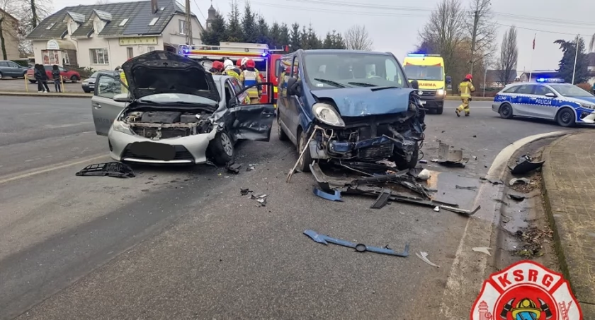 Zderzenie aut w centrum w Dąbrowy