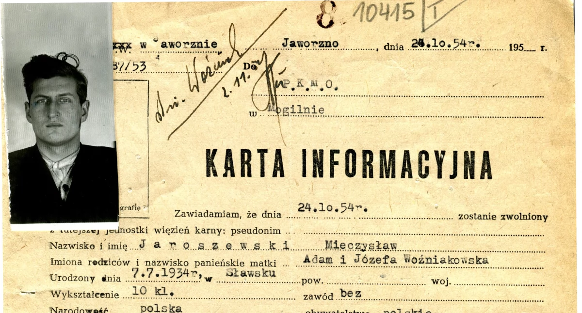 Kontrolować, pacyfikować, indoktrynować, zniewolić 