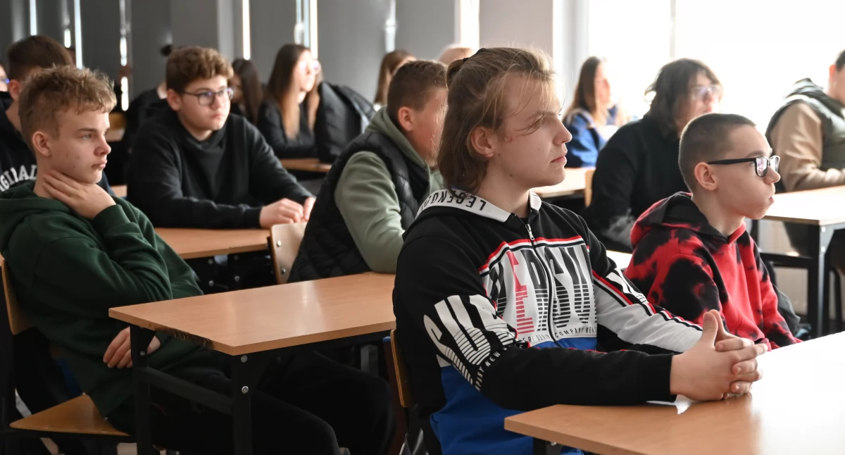 Cyfrowa rzeczywistość pod lupą młodych (film + zdjęcia)