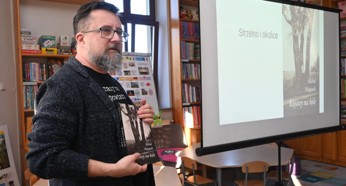 Biblioteka w Strzelnie - rowerowe opowieści z wypraw po malowniczych zakątkach Kujaw (film + zdjęcia)