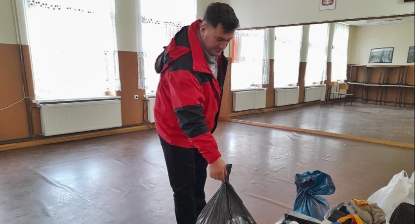 W Niewolnie zebrali setki kilogramów odzieży, by pomóc Mikołajowi Nawrockiemu (zdjęcia)