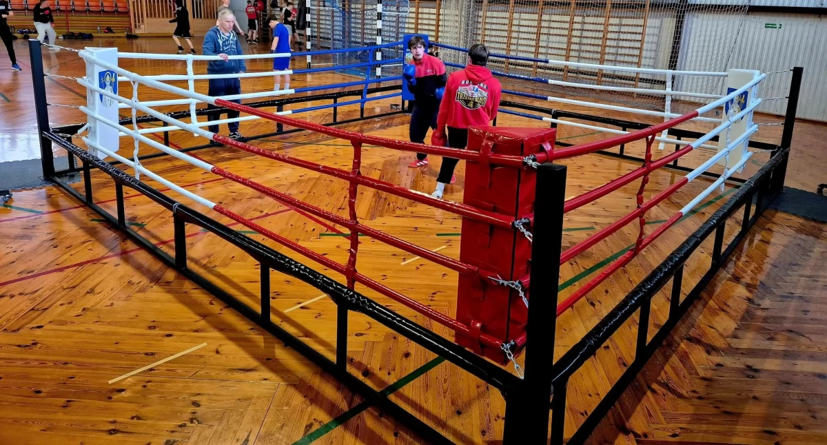 Nowy ring bokserski dla klubu Boxing Trzemeszno