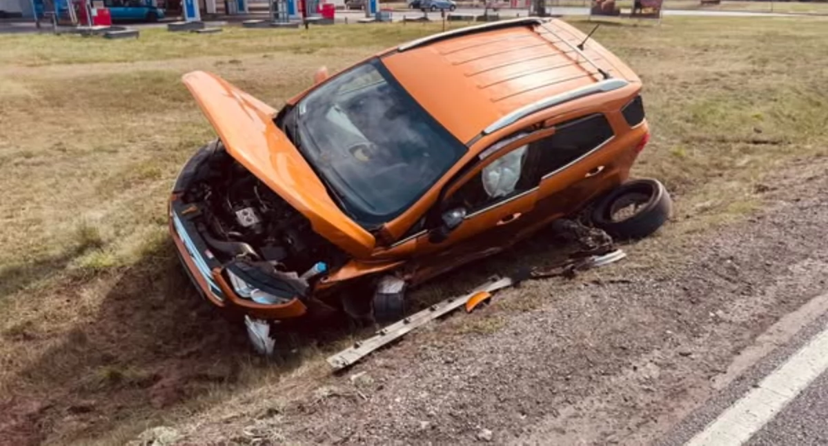 Zderzenie trzech samochodów osobowych na krajowej 25 (zdjęcia)